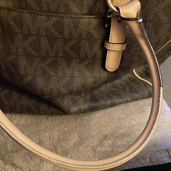 Michael Kors pleather shoulder bag - Picture 8 of 9